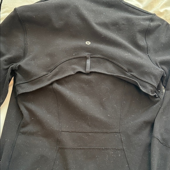 Black Lululemon Align Women's Jacket I believe is a size 4 or 6 selling as is - Picture 4 of 5